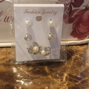 Pearl silver set earings